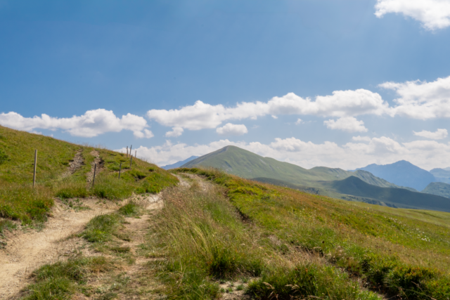 Trasee Montane din România pentru Începători – Unde Să Mergi la Drumetie Fără Experiență