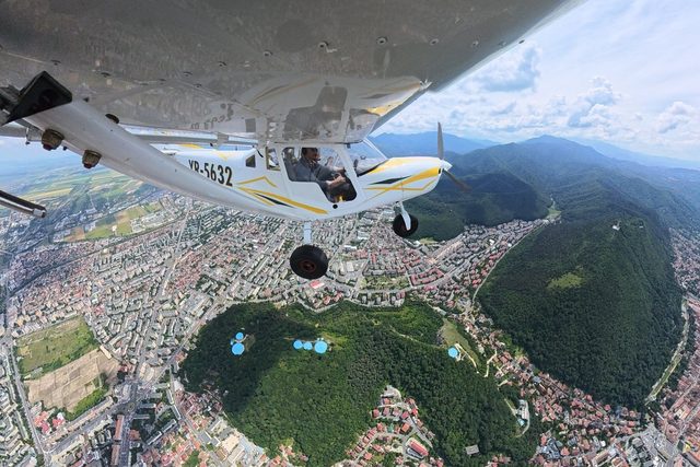 Zbor de agrement deasupra Brașovului: o experiență între peisaj și aventură — Brasov Visitor
